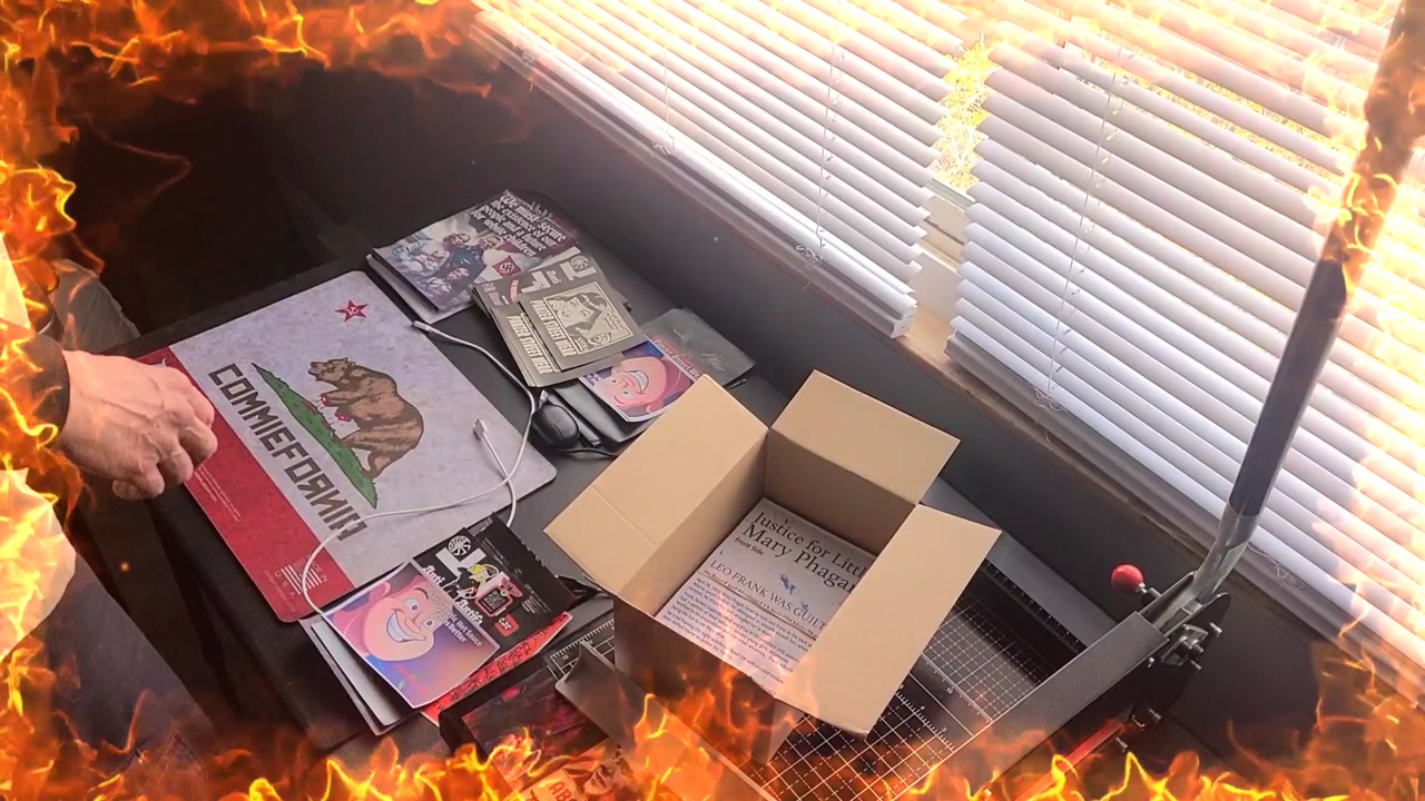 What's in a ReichFlyerNetwork box?